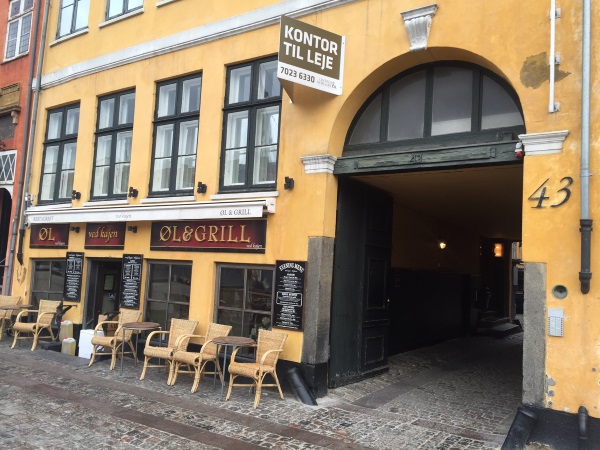George Eliot Hollow Konsulat Kendt LVT-producent åbner i København | Magasinet Gulv